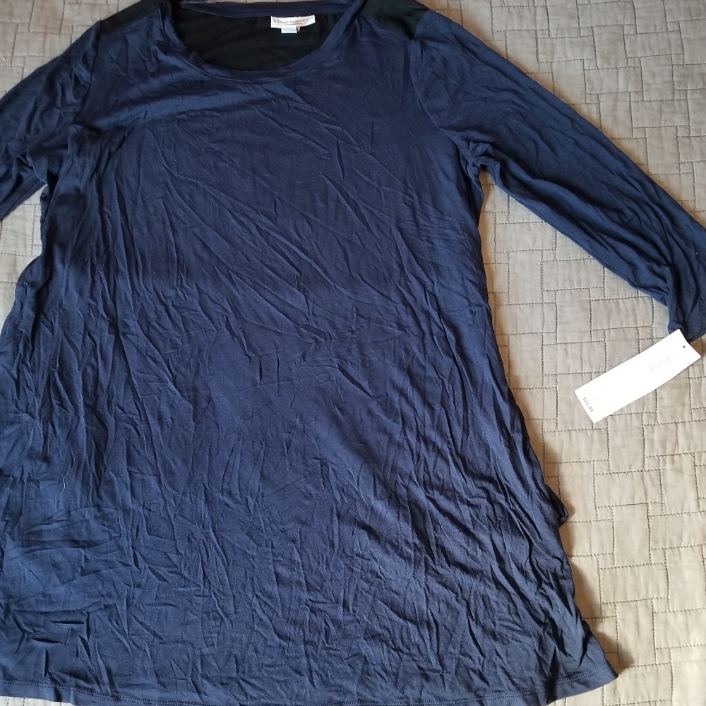 Medium maternity shirt